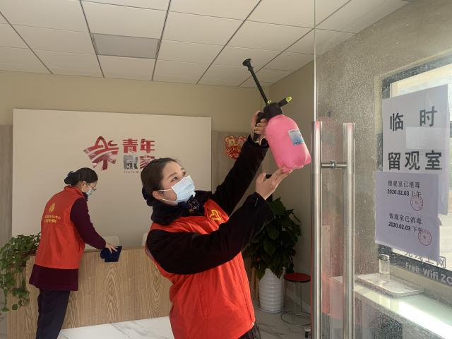 13馬鞍山中心將中心“青年微家”陣地改為臨時留觀室，青年志愿者定期進行場所消毒處理，進一步發(fā)揮團屬陣地和青年志愿者作用（3）.jpg